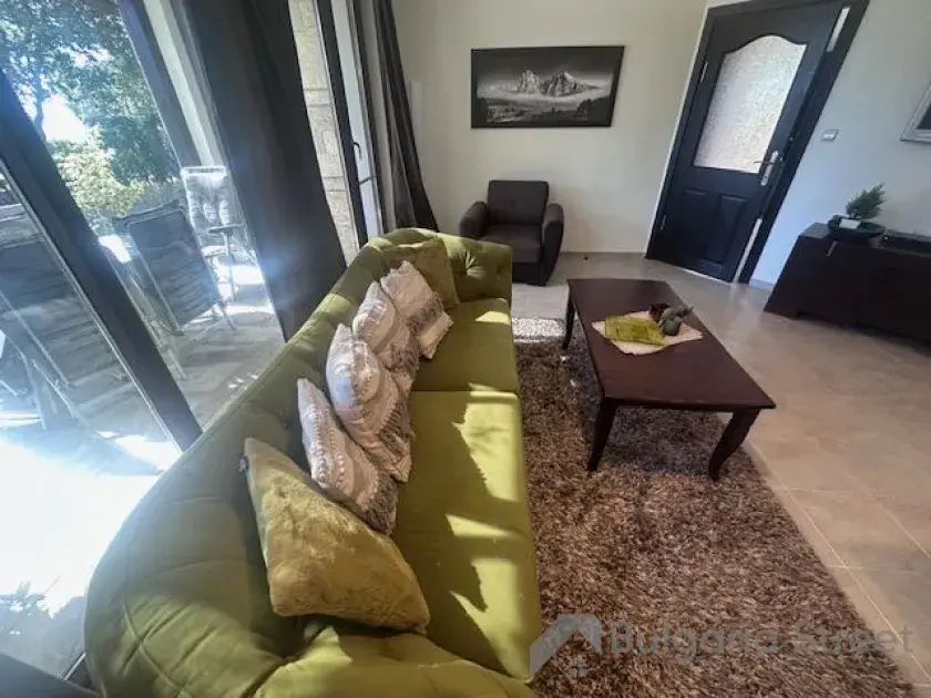 Bay View Villas | Trzypokojowy apartament po remoncie w townhouse nad morzem