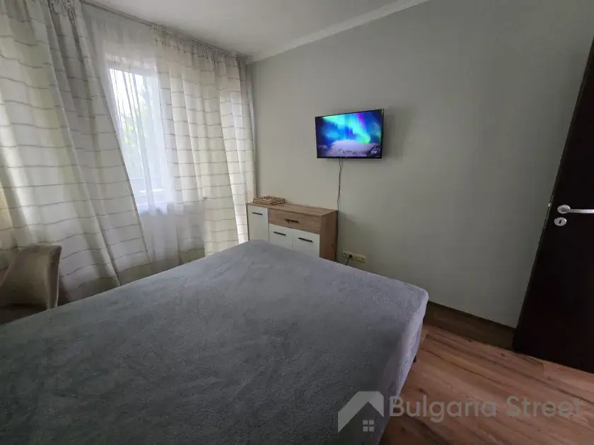 łóżko w sypialni