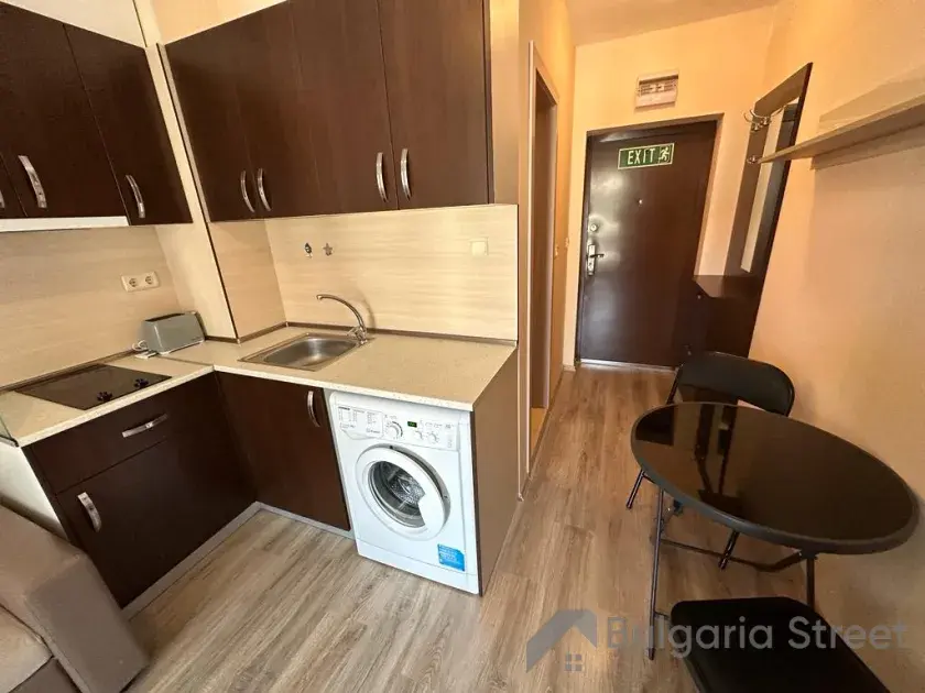 widok na aneks kuchenny w zabudowie