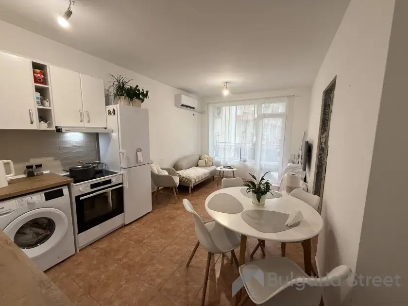 widok na salon i kuchnie
