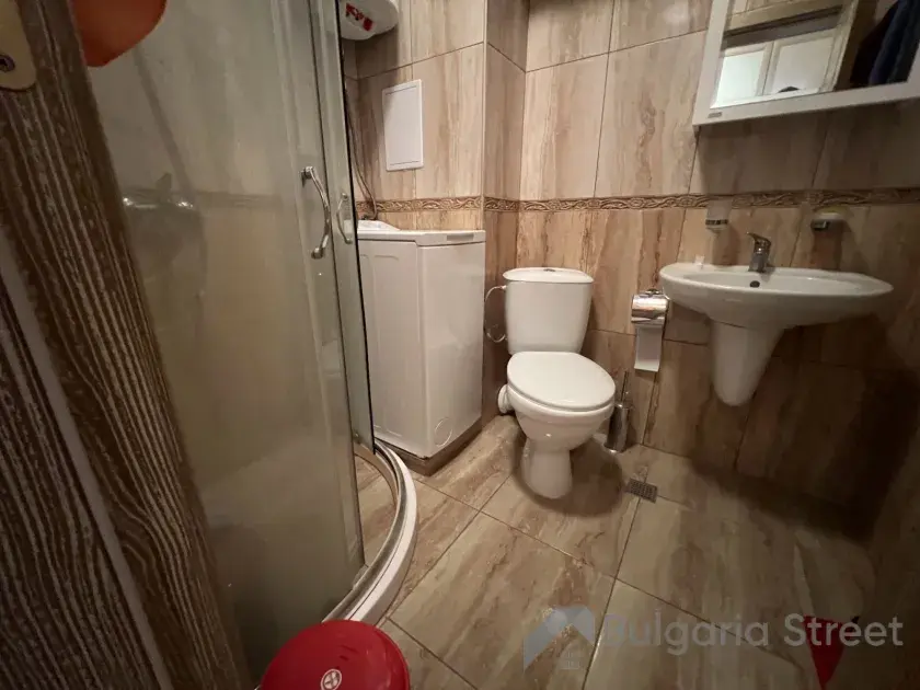 łazienka wc razem z kabiną natryskową