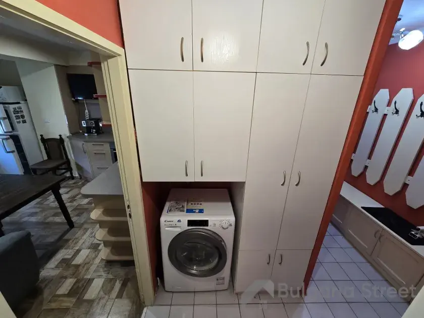 szafa w przedpokoju