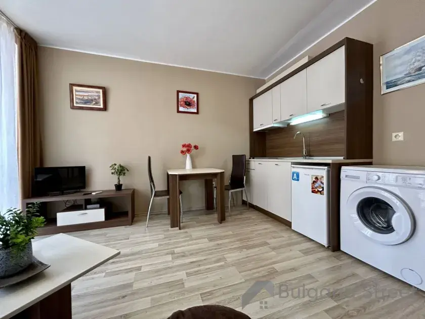 widok na salon i kuchnie