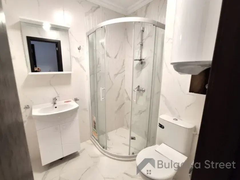 łazienka wc razem z kabiną natryskową