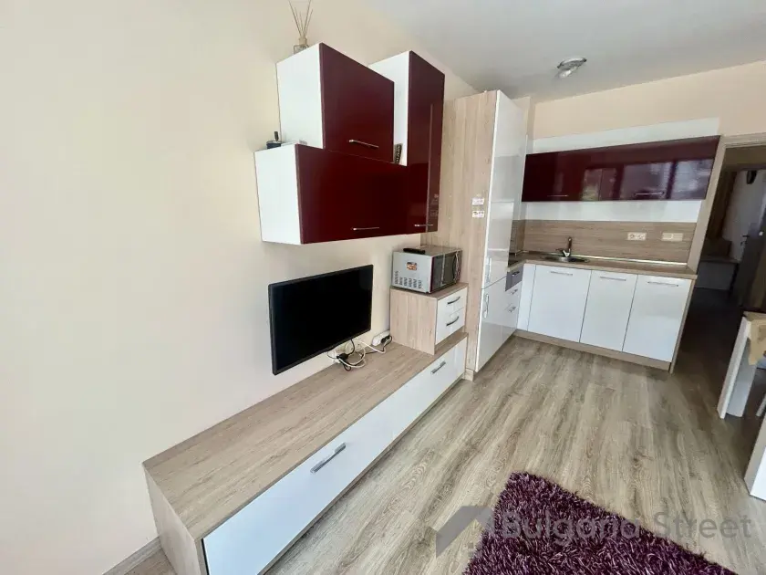 widok na salon i aneks kuchenny