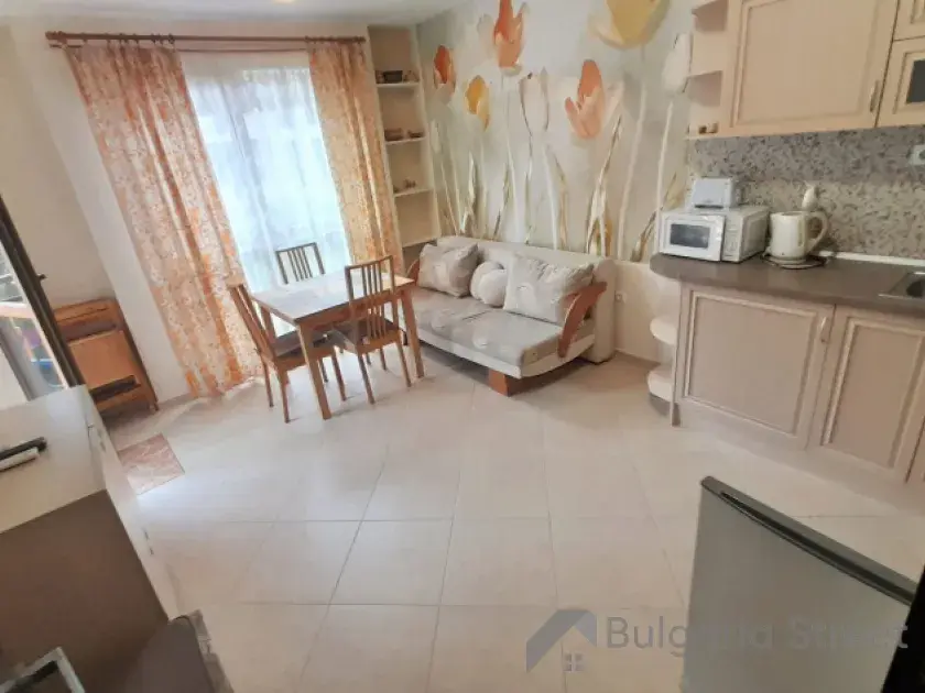 widok na salon i kuchnie