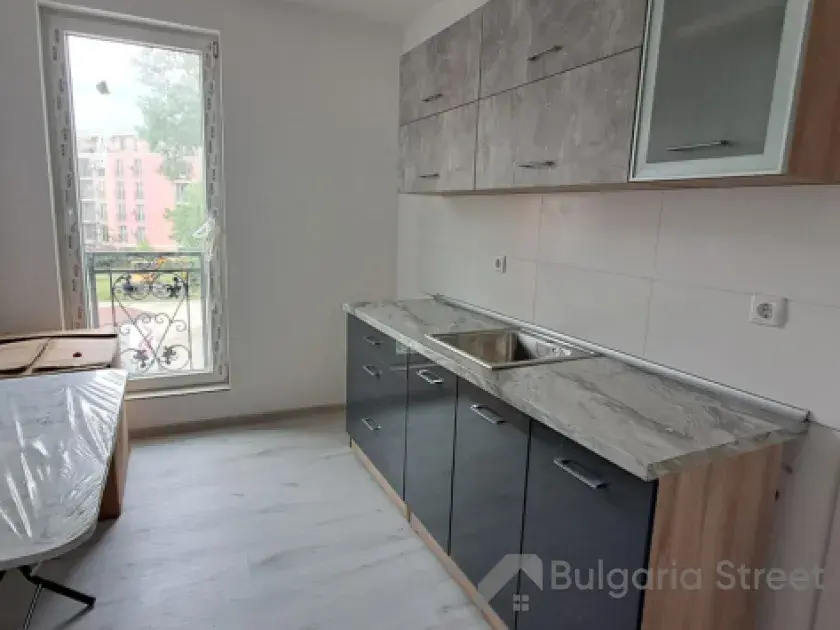 widok na salon i kuchnie