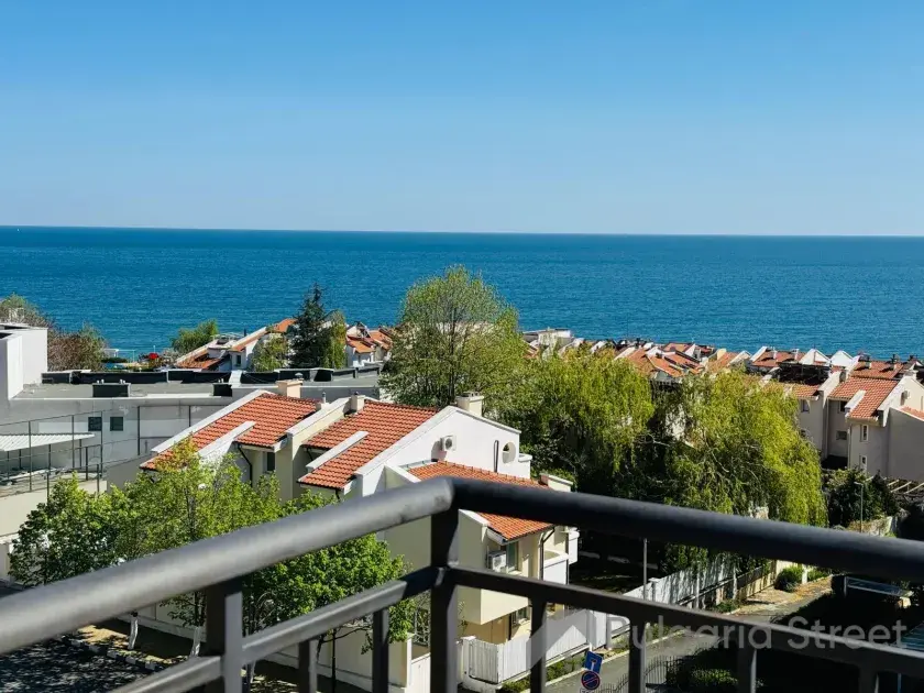 Widok na morze z tarasu
