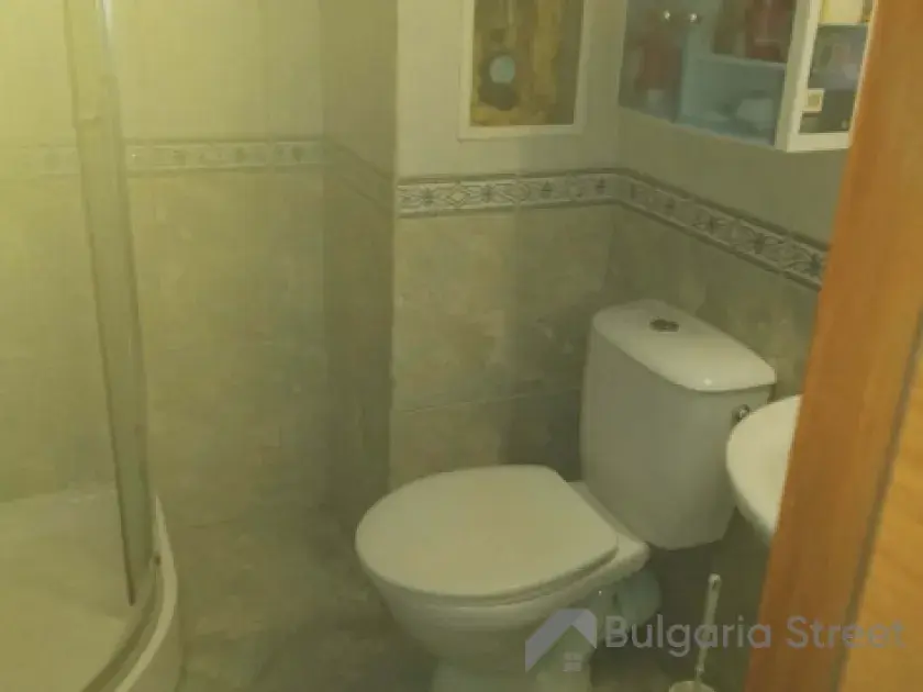 łazienka wc razem z kabiną natryskową