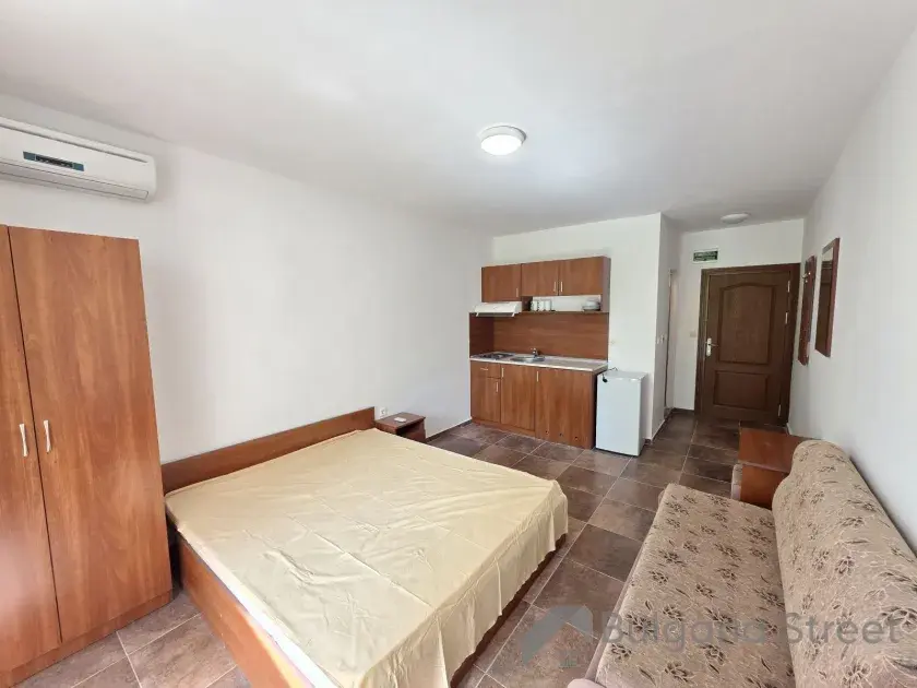 widok na salon i aneks kuchenny