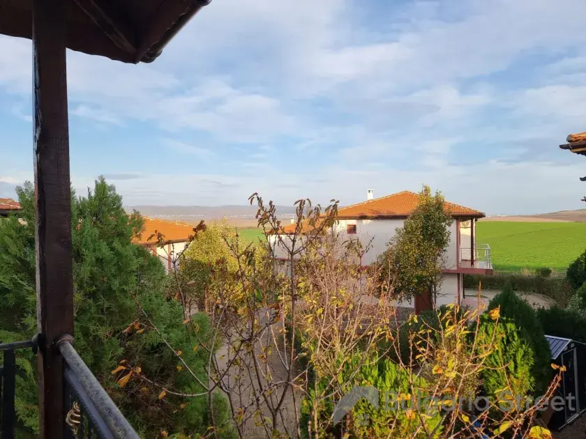 widok z tarasu domu