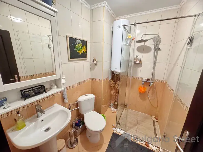łazienka wc razem z kabiną natryskową