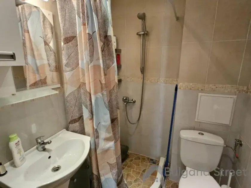łazienka wc razem z prysznicem