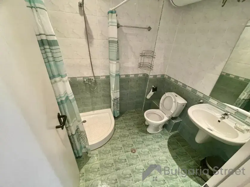 łazienka wc razem z kabiną natryskową