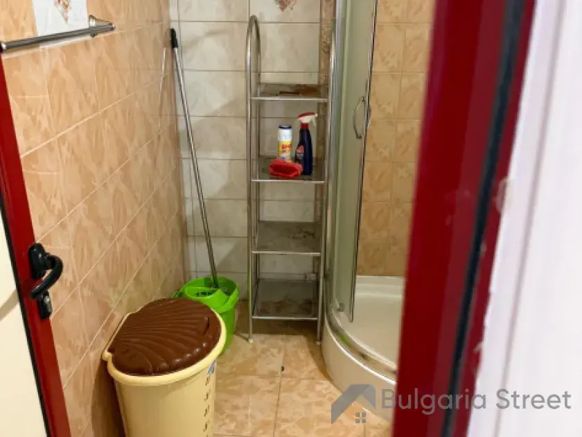 łazienka wc razem z kabiną natryskową
