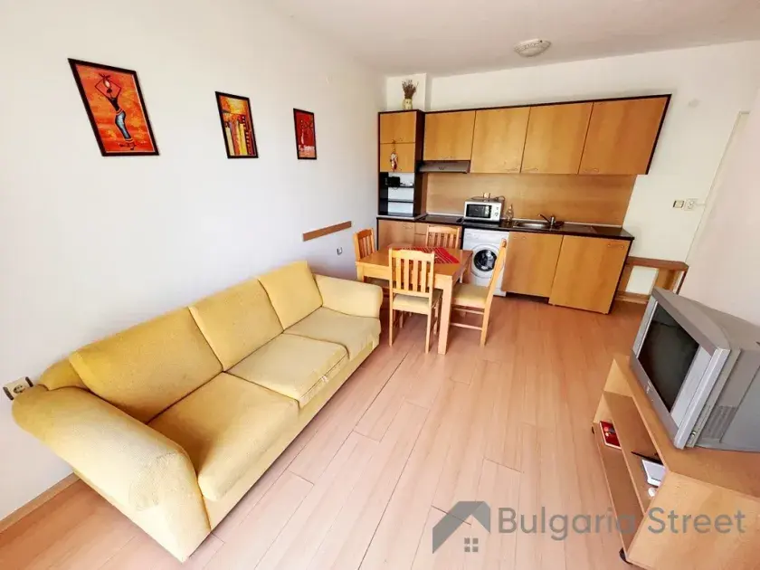 widok na salon i kuchnie