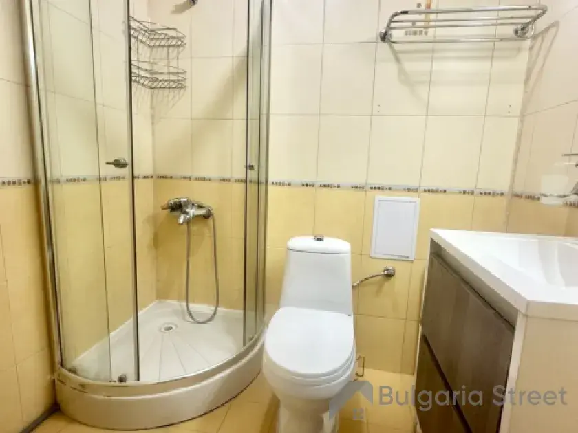 łazienka wc razem z kabiną natryskową