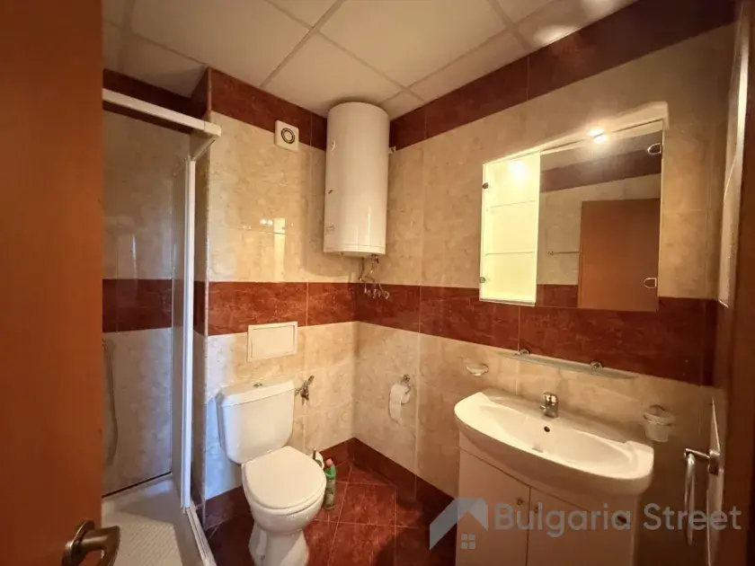 łazienka wc razem z kabiną natryskową