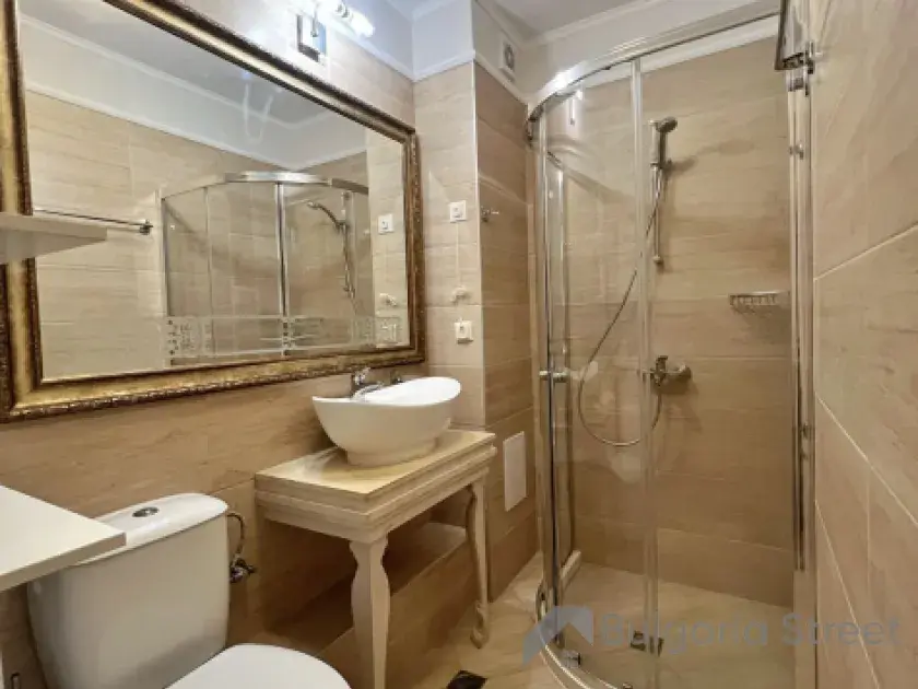 łazienka wc razem z kabiną natryskową