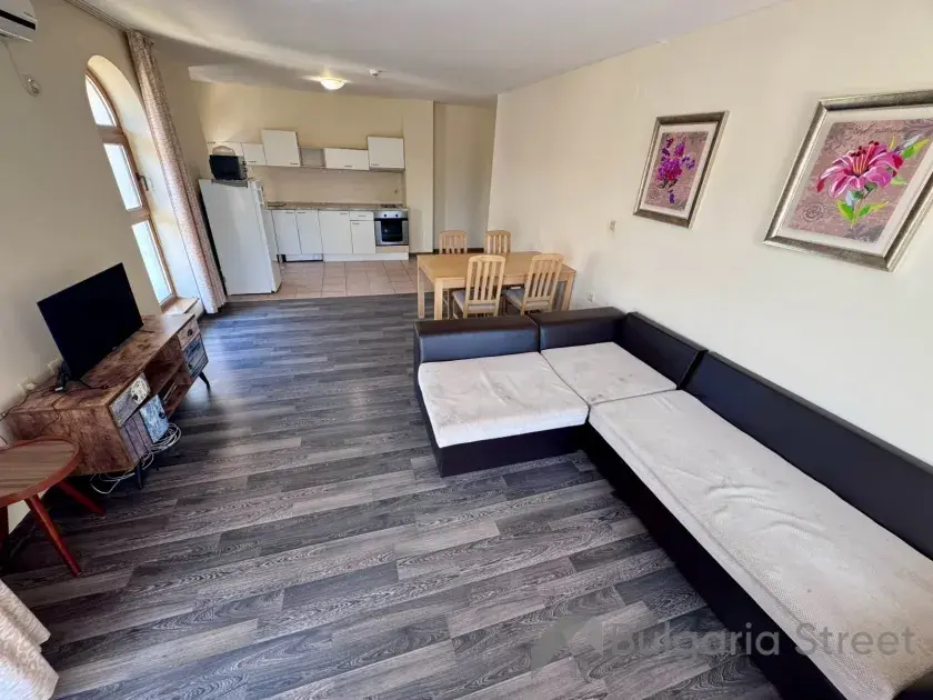 widok na salon i kuchnie
