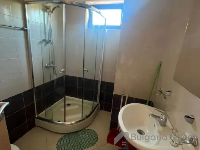 łazienka wc razem z kabiną natryskową