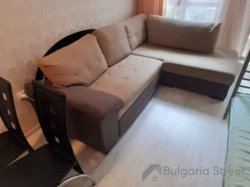 Salon z wyposażeniem