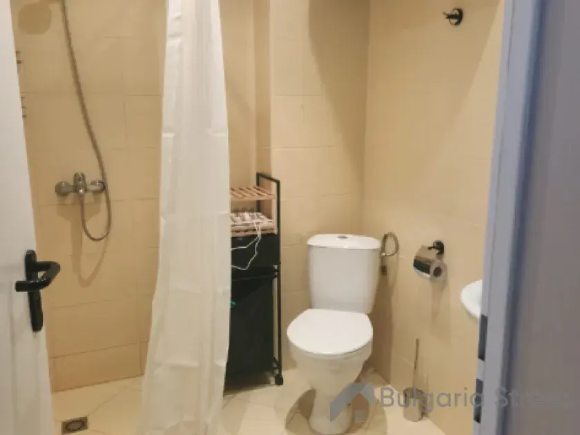 łazienka wc razem z prysznicem