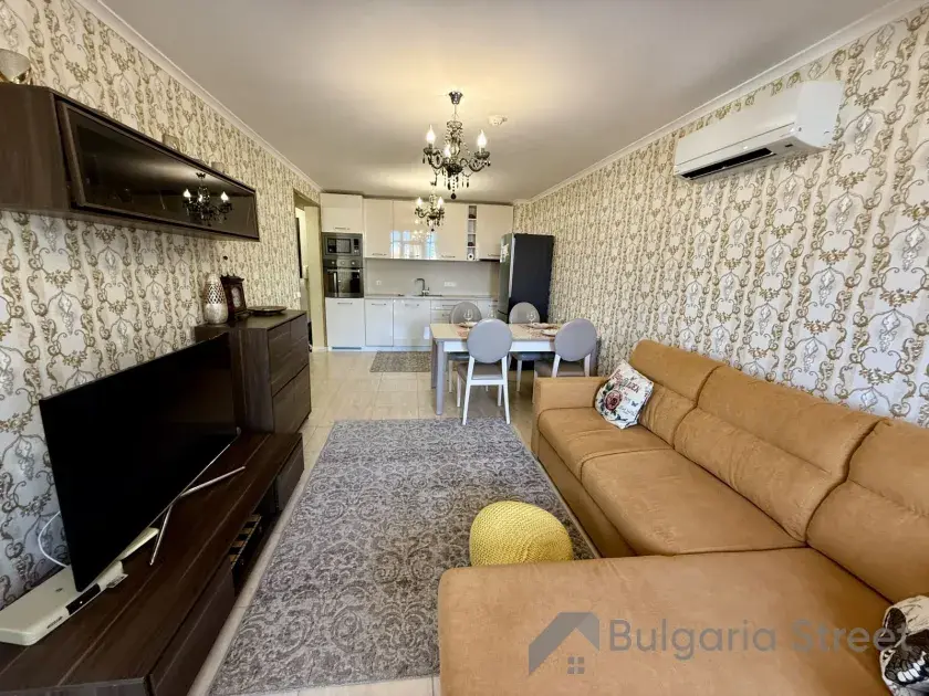 widok na salon i kuchnie