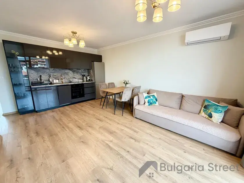 widok na salon i kuchnie