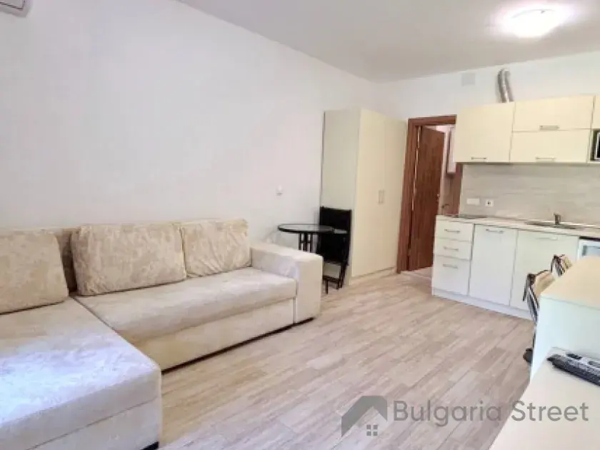 widok na salon i aneks kuchenny