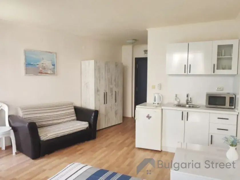 widok na salon i aneks kuchenny