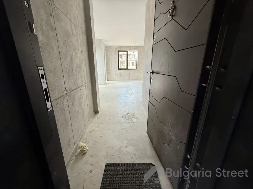 wejście do apartamentu korytarz