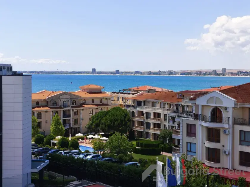 Taras z panoramicznym widokiem na morze