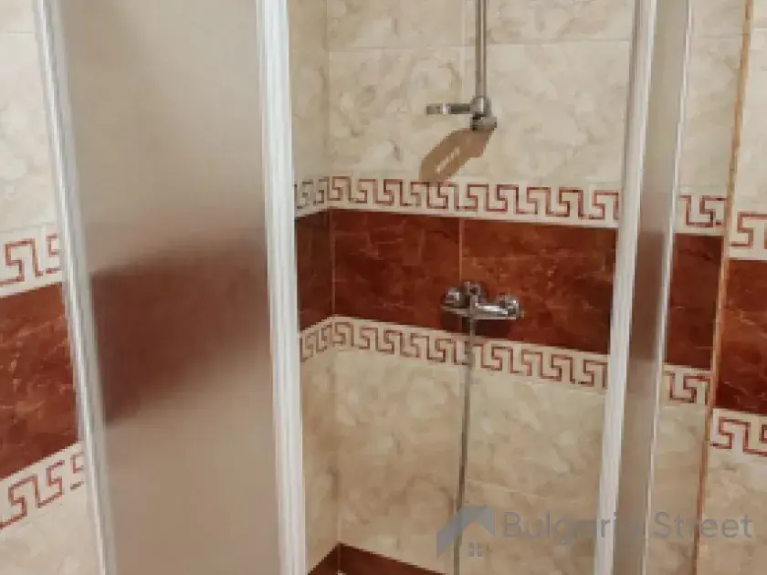łazienka wc razem z kabiną natryskową