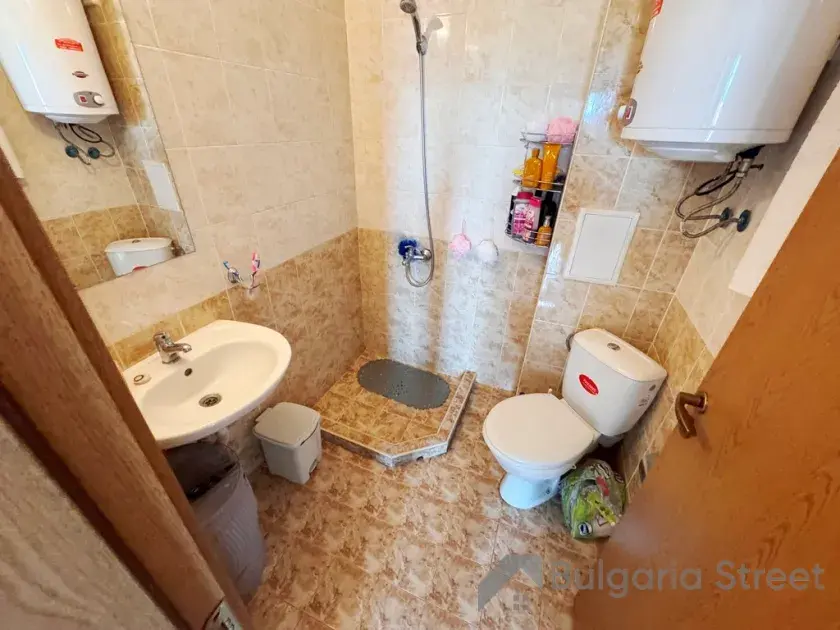 łazienka wc razem z kabiną natryskową