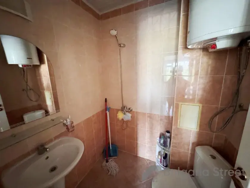 łazienka wc razem z prysznicem