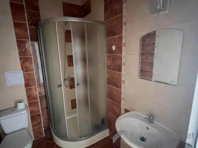 łazienka wc razem z kabiną natryskową