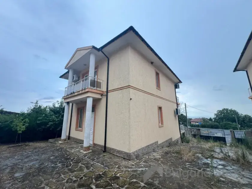 boczna część domu