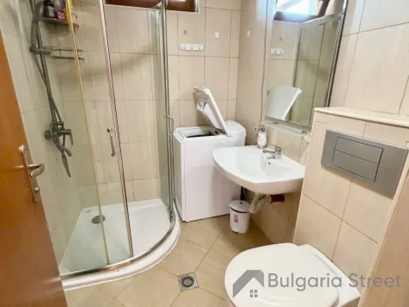 łazienka wc razem z kabiną natryskową