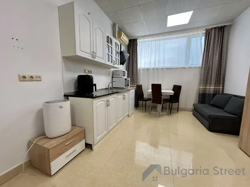 widok na salon i kuchnie