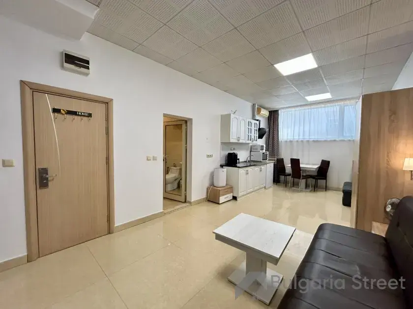 widok na salon i aneks