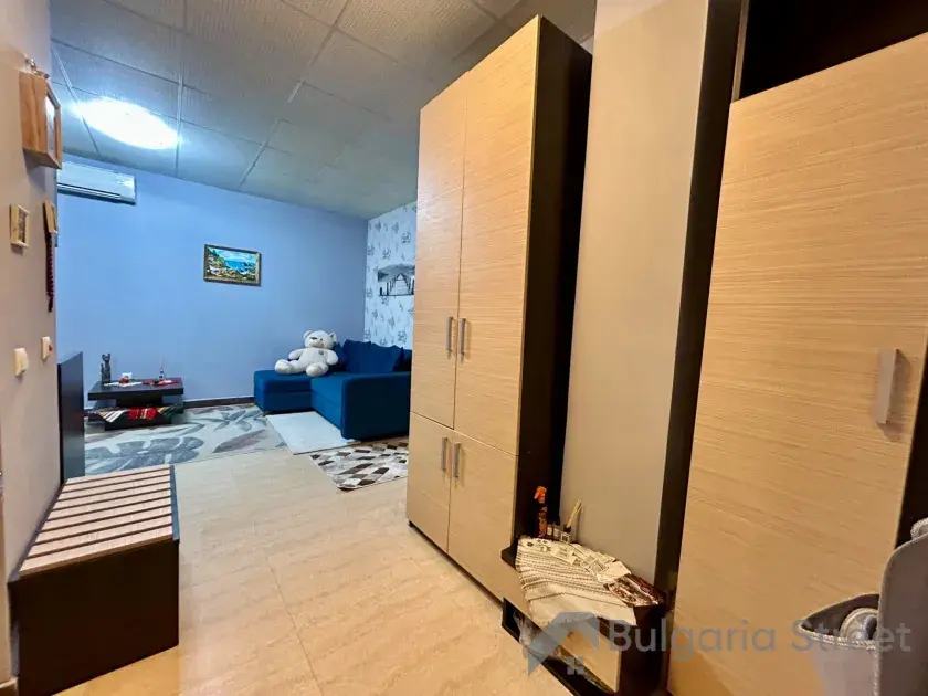 korytarz i widok na salon
