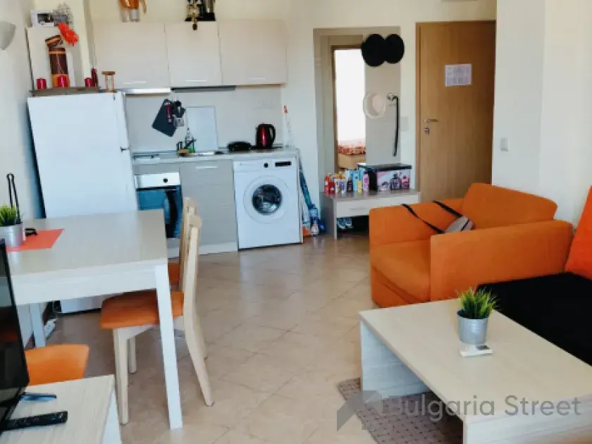 widok na salon i kuchnie