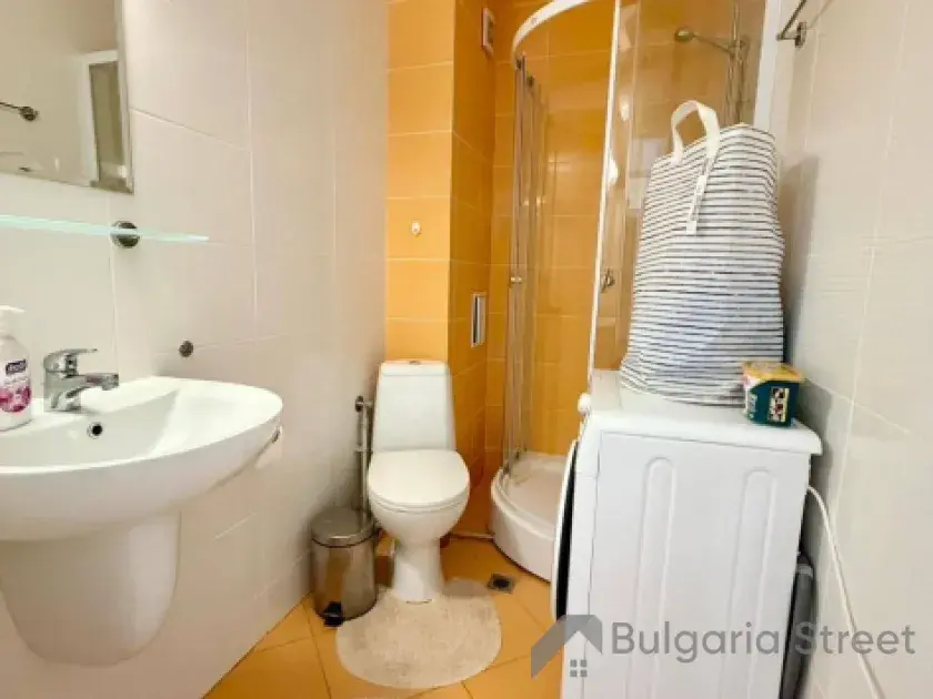 łazienka wc razem z kabiną natryskową