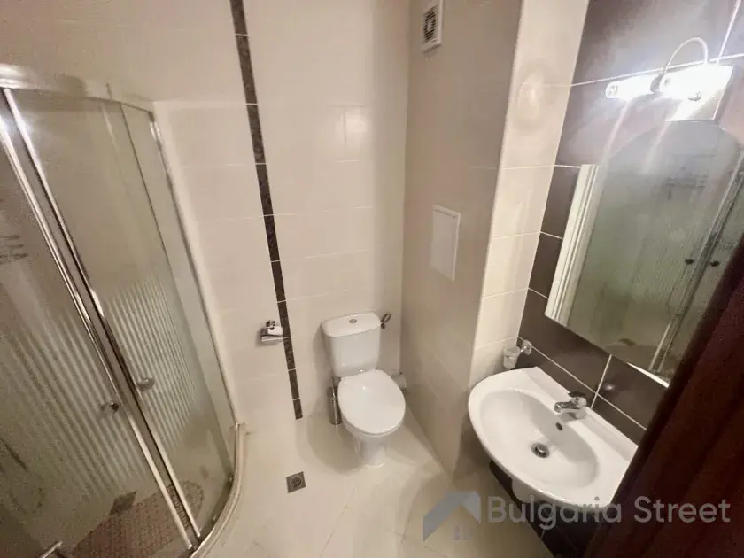 łazienka wc razem z prysznicem