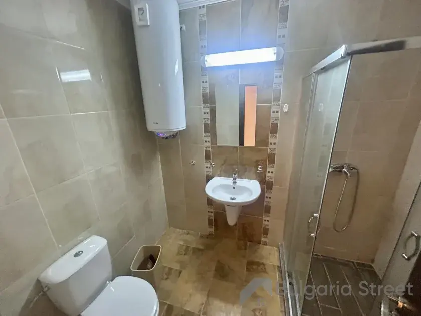 łazienka wc razem z kabiną natryskową