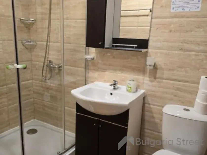 łazienka wc razem z kabiną natryskową