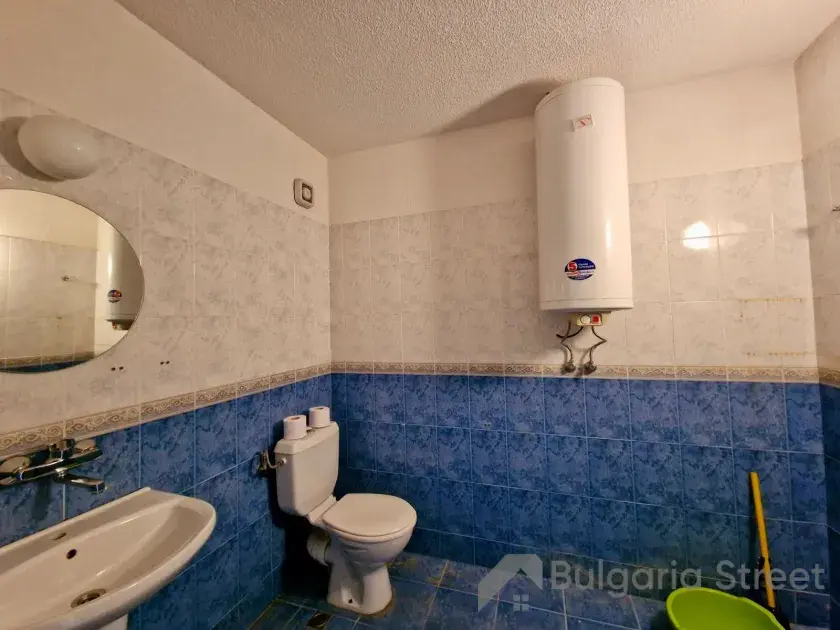 łazienka wc razem z prysznicem