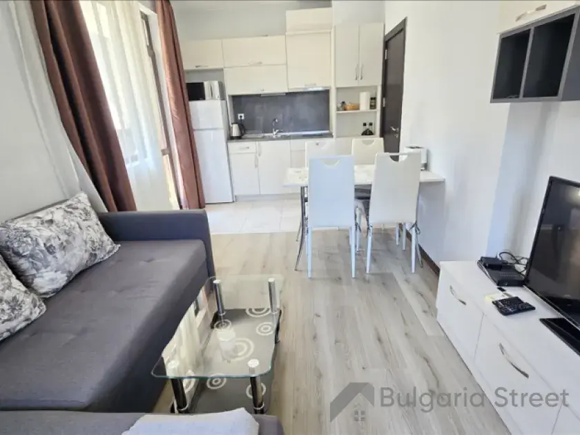 widok na salon i kuchnie