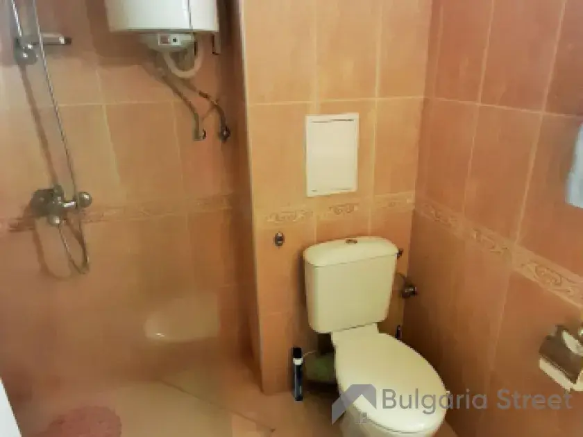 łazienka wc razem z kabiną natryskową